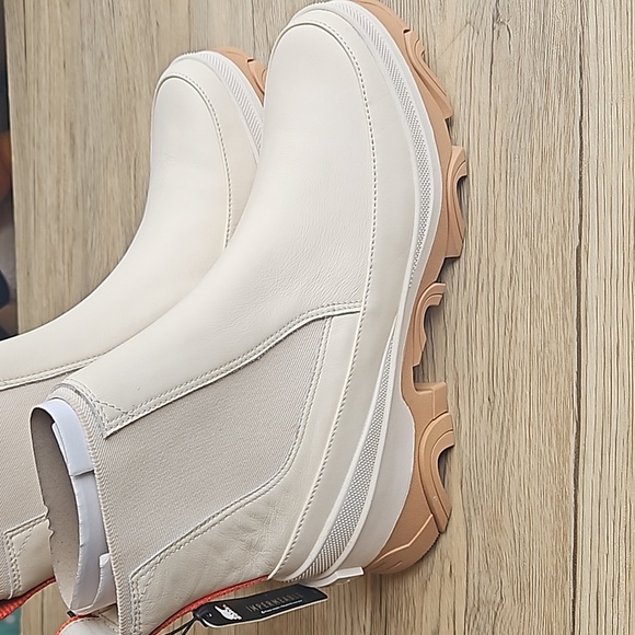 Sorel Cream Leather Brex Chelsea Boots 11 NWT - Picture 4 of 10